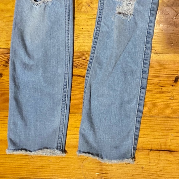 *Like new* Hollister high rise distressed skinny jeans size 3R - Picture 3 of 4